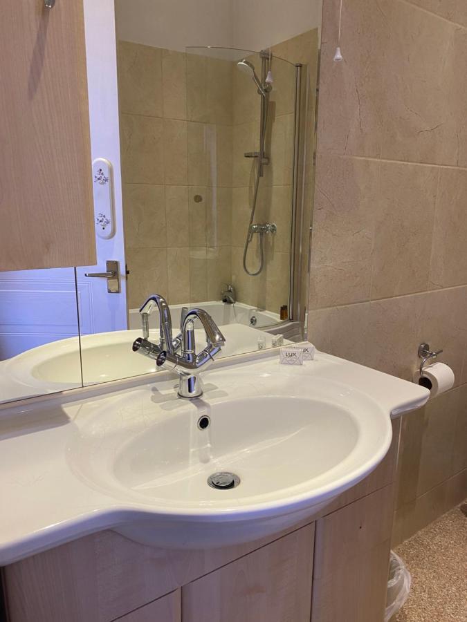 The Tudor Hotel Bridgwater Kültér fotó