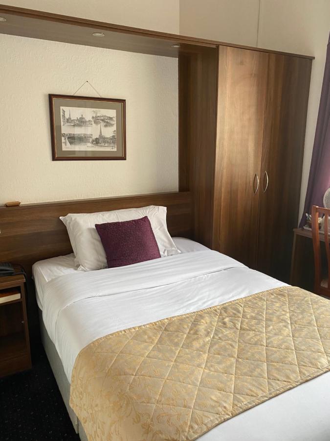The Tudor Hotel Bridgwater Kültér fotó
